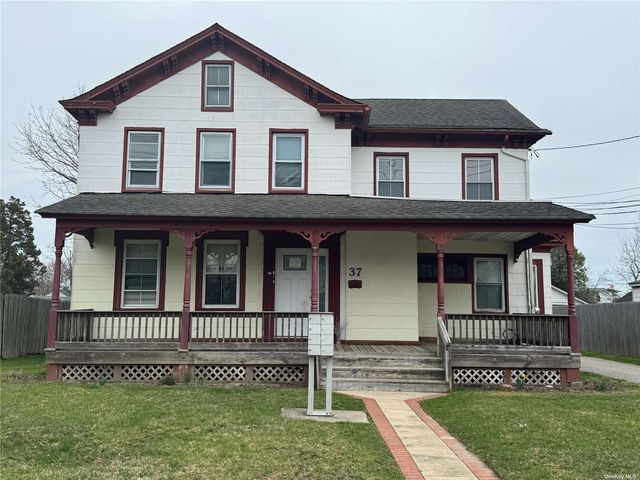 37-3 Jennings Ave, Patchogue, NY 11772