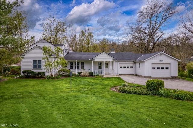 17262 Chillicothe Rd, Chagrin Falls, OH 44023