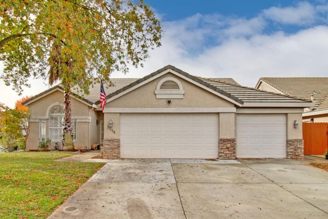 5250 Wyndham Oak Ln, Carmichael, CA 95608