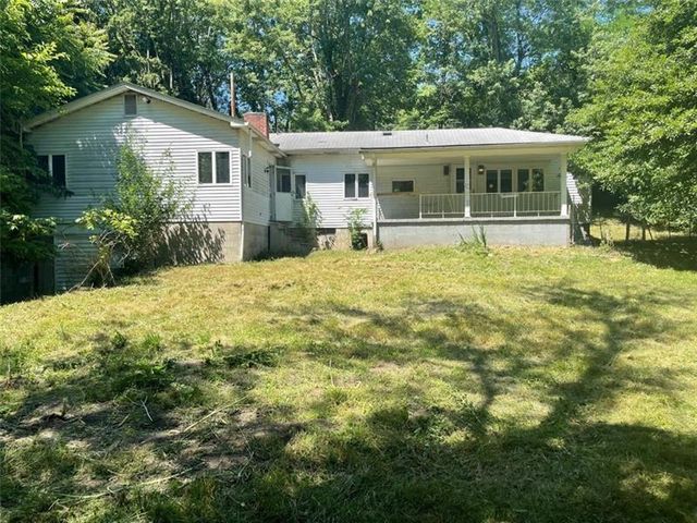 167 Vanderbilt Rd, Connellsville, PA 15425