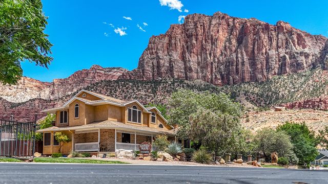 29 Canyon View Dr, Springdale, UT 84767
