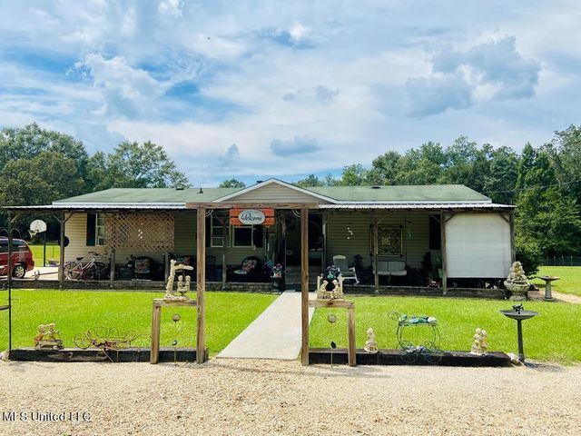 121 Lavelle Odom Rd, Poplarville, MS 39470