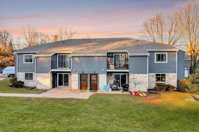 205 Whispering Pines Way, Fitchburg, WI 53713