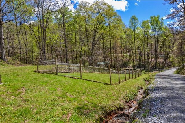 590 Piney Spur Rd #3, Ellijay, GA 30536