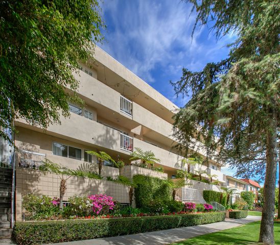1015 9th St #106, Santa Monica, CA 90403