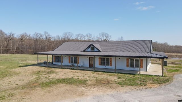 1375 White Clay Rd, Sharon, TN 38255