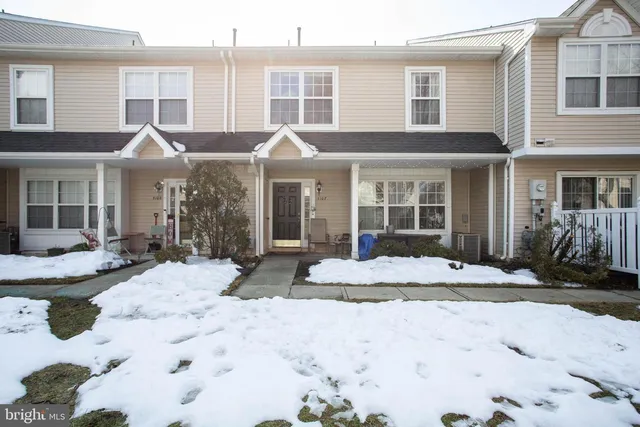 5107 Halifax Way, Mount Laurel, NJ 08054