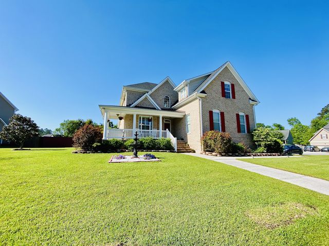 704 Stagecoach Dr, Jacksonville, NC 28546