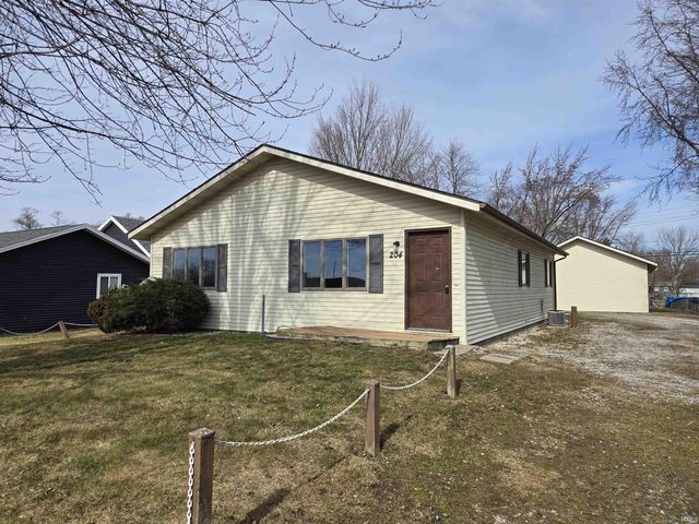 204 E  Pickwick Dr, Syracuse, IN 46567
