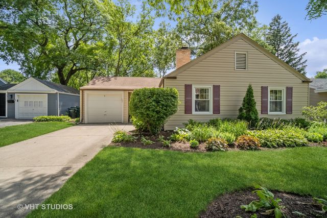 1717 Maple Ave, Northbrook, IL 60062