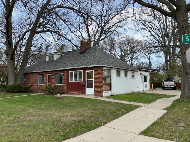 3302 Stone St, Pt Huron, MI 48060