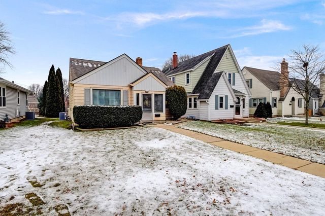 3328 South 46th STREET, Greenfield, WI 53219