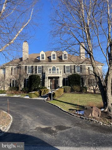 104 Hidden Pond Dr, Chadds Ford, PA 19317