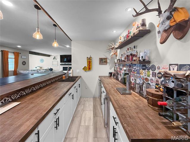 5687 Clear Creek Rd, Hannibal, MO 63401