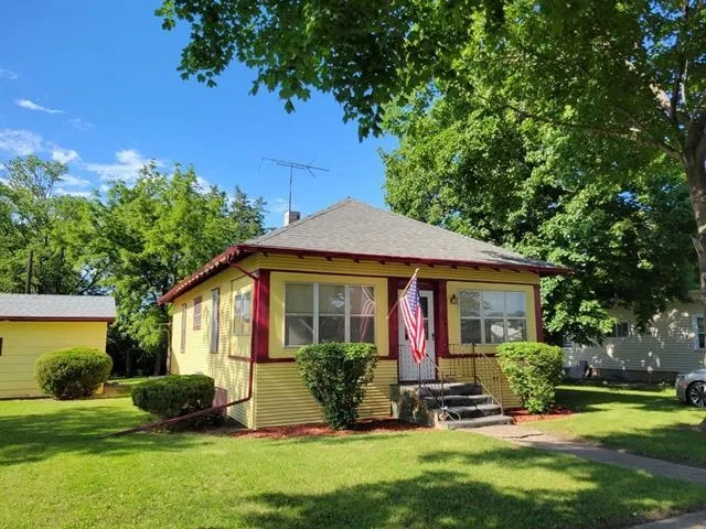 606 W  16th Ave, Tyndall, SD 57066