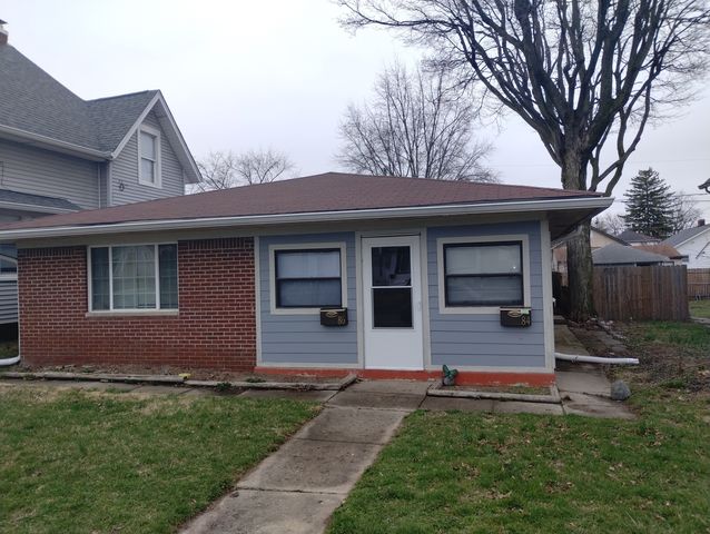 84 S  6th Ave, Beech Grove, IN 46107