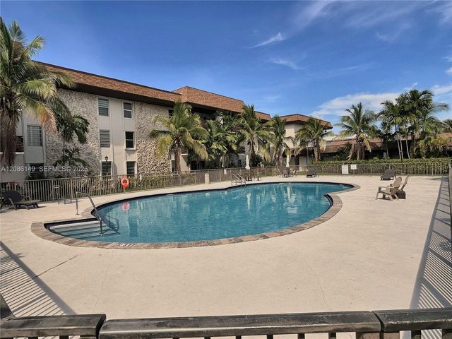 7477 SW 82nd St #C214, Miami, FL 33143