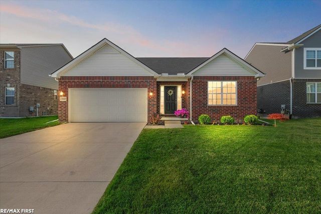 23845 Shadow Woods Ave #84, Macomb, MI 48042