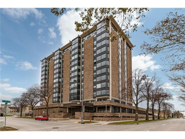 207 5th Ave SW #1105, Rochester, MN 55902