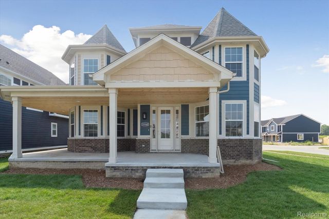 19340 Ryan Dr, Macomb, MI 48042