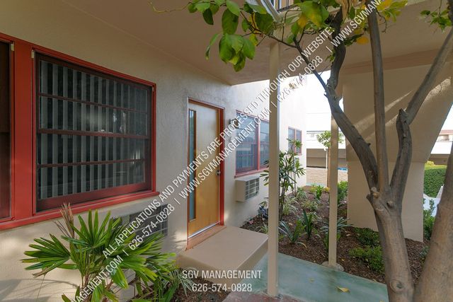 496 S  Euclid Ave #4, Pasadena, CA 91101