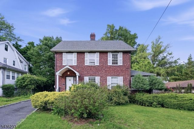 285 W Hudson Ave, Englewood, NJ 07631