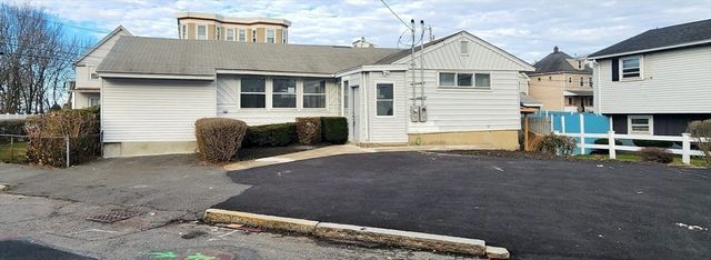 7 Dolphin Ave, Revere, MA 02151