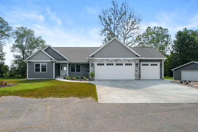 315 Prairiewood Dr, Otsego, MI 49078