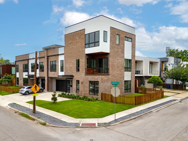 2338 N  Carroll Ave, Dallas, TX 75204