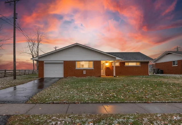 262 Eastridge Dr, Paris, KY 40361