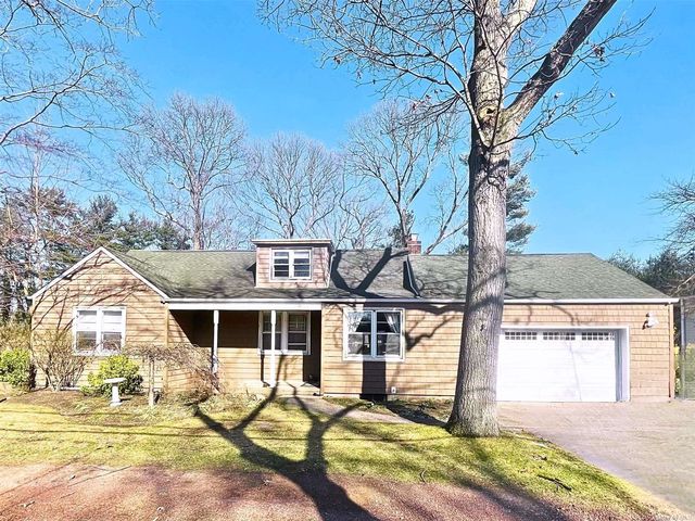 554 Ackerson Boulevard, Brightwaters, NY 11718