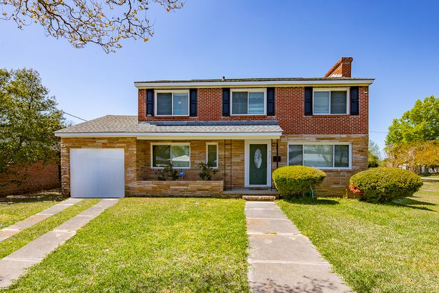 913 Bern St, New Bern, NC 28560