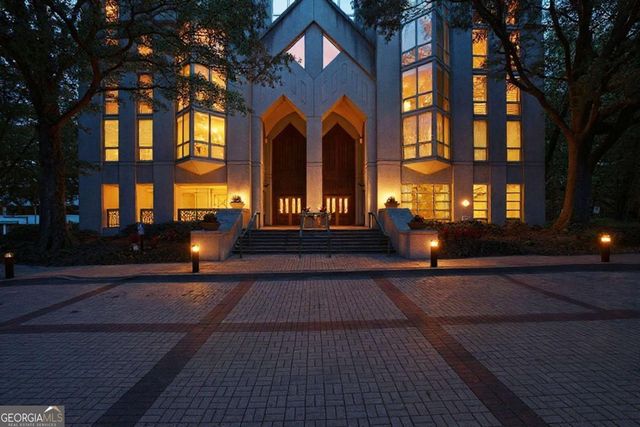 2870 Pharr Court South NW #207, Atlanta, GA 30305