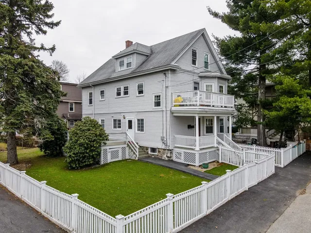 14 Sturtevant Ter, Medford, MA 02155