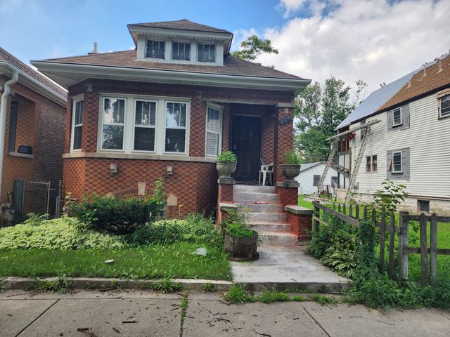 7234 S  Wood St, Chicago, IL 60636