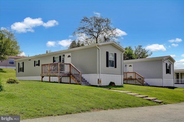 4 Ponderosa Ln, New Providence, PA 17560