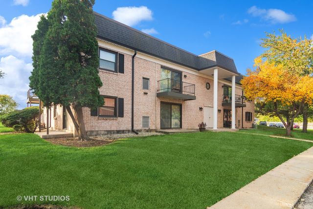 3305 Kirchoff Rd #1A, Rolling Meadows, IL 60008
