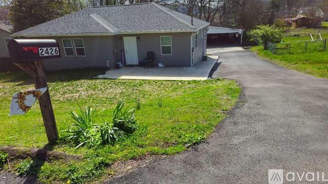 2426 Highland Dr, Knoxville, TN 37918