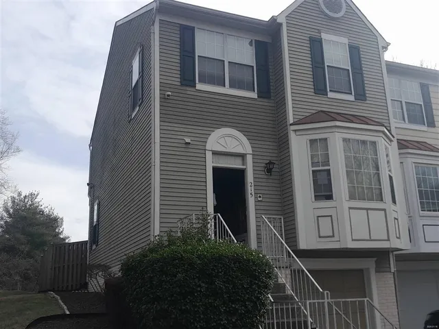 215 College Station Dr, Upper Marlboro, MD 20774
