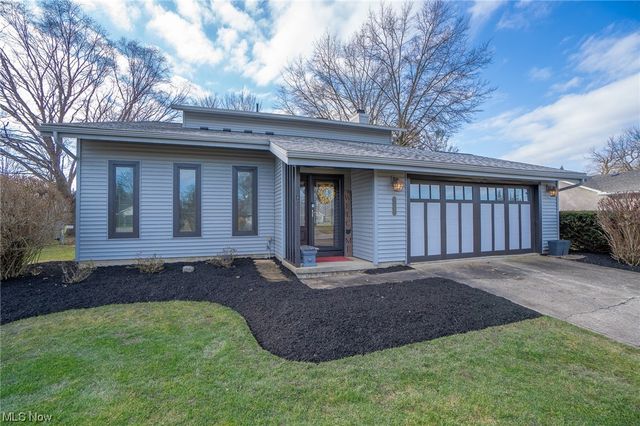 13893 Olde Orchard Rd, Strongsville, OH 44136