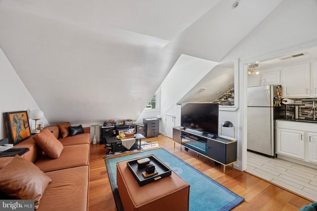 1021 Clinton St #7, Philadelphia, PA 19107