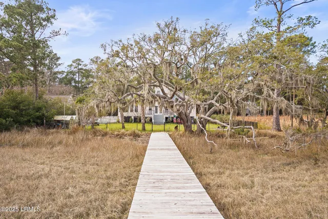 8 E  River Dr, Beaufort, SC 29907