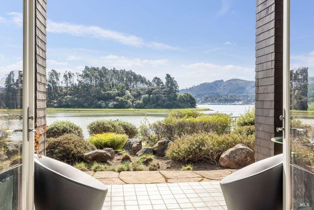 85 De Silva Island Dr, Mill Valley, CA 94941