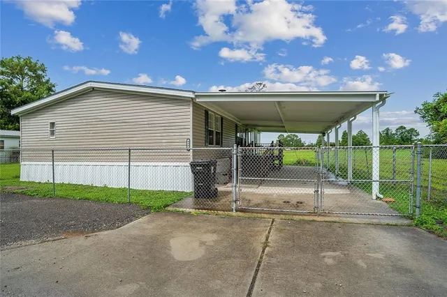 1904 Deborah Dr, Saint Bernard, LA 70085