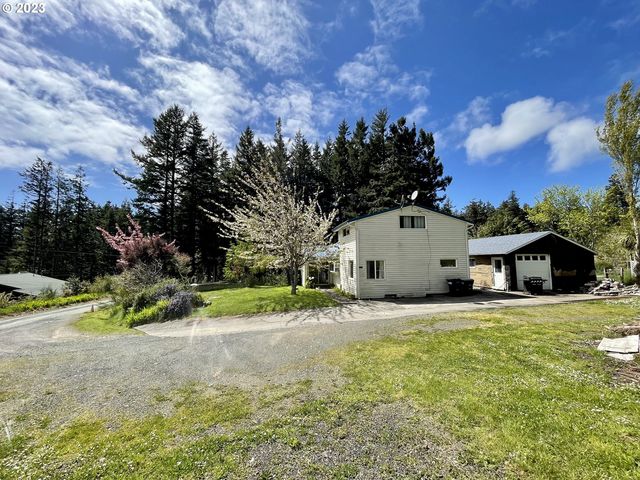 92867 Averill Hill Rd, Port Orford, OR 97465