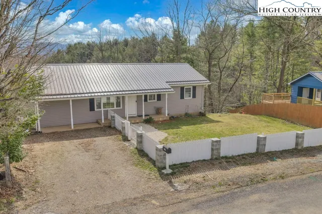 520 Hospital Hill Road, Mountain City, TN 37683