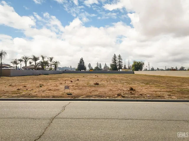 17633 Legend Oaks Ln, Bakersfield, CA 93314