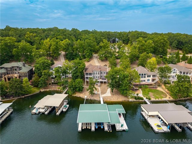 586 Grand Cove Rd, Sunrise Beach, MO 65079