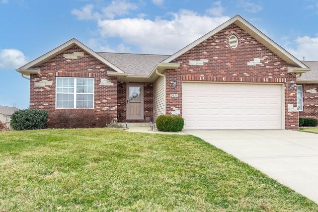 2051 Briarbend Ct, Maryville, IL 62062