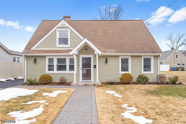 122 Greenbrook Rd, Green Brook, NJ 08812